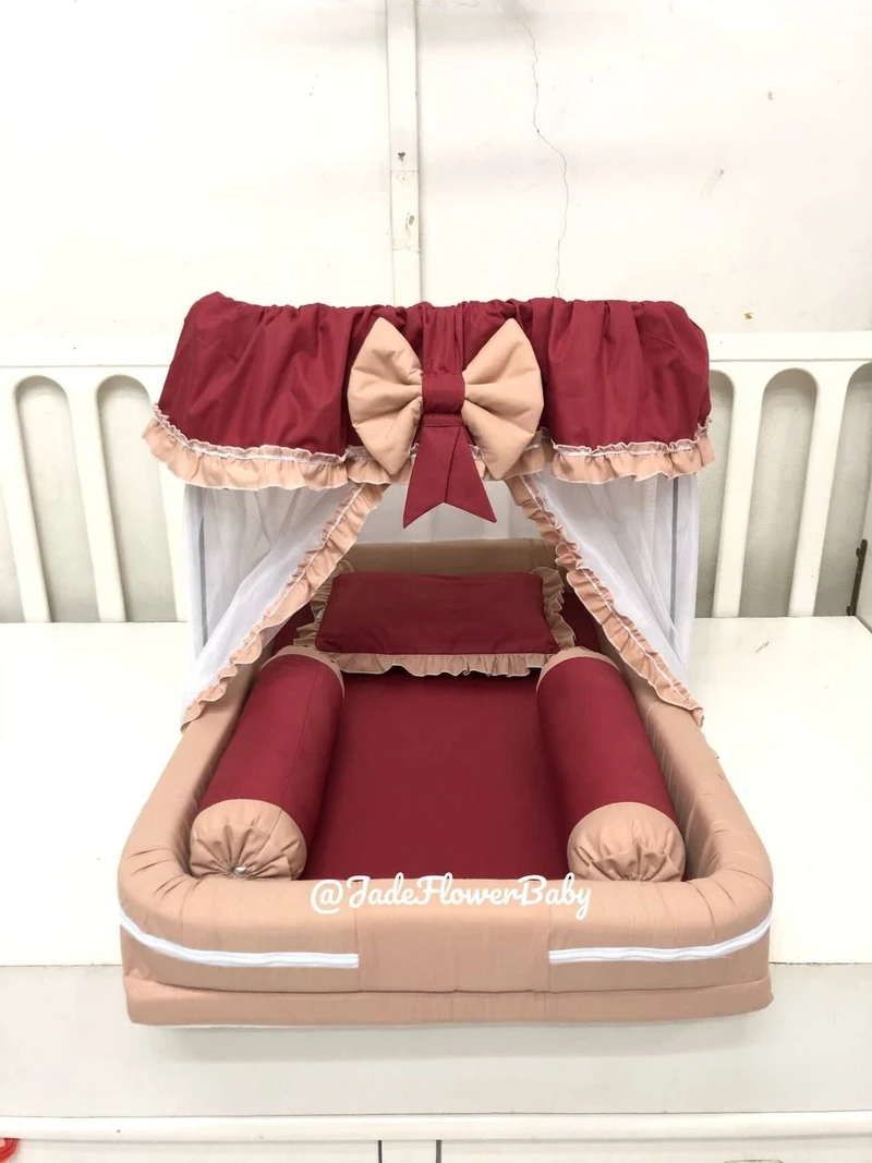 Kasur Bayi Maroon dan Coklat Gold